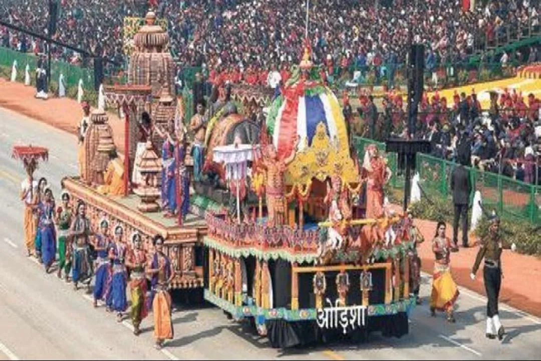  The first tableau from Odisha that rolled on Rajpath on R-Day