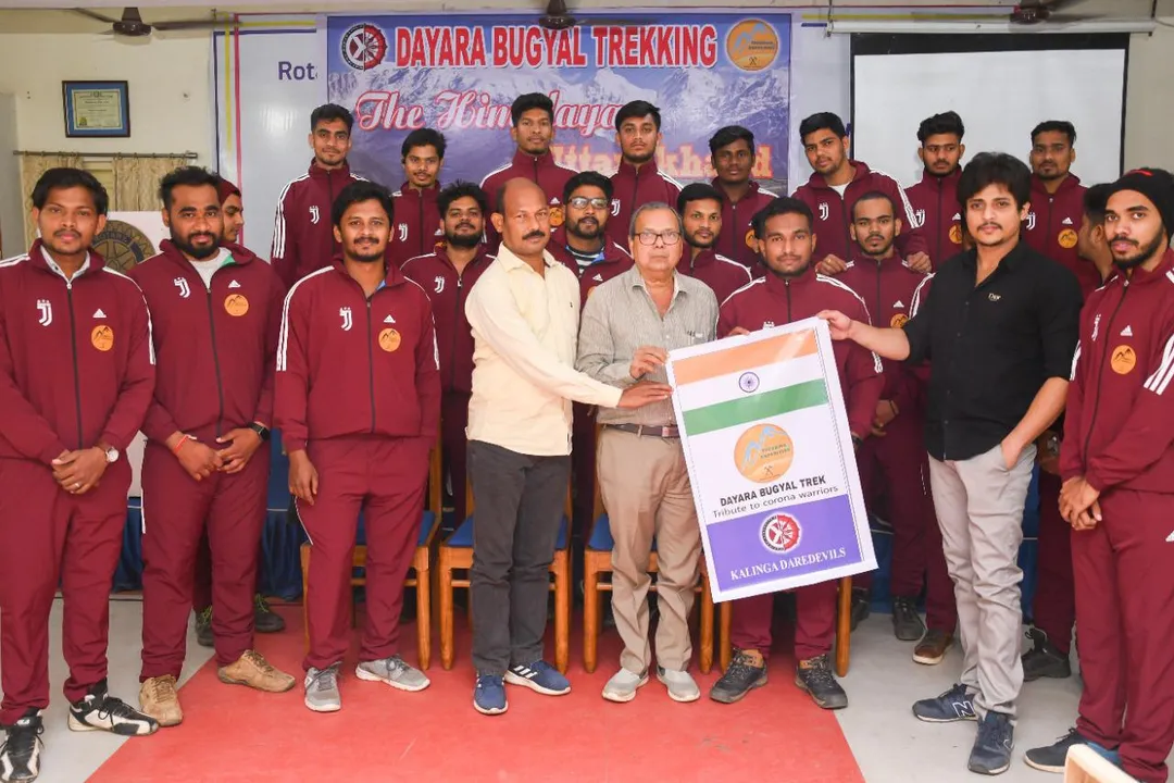  Ollywood Actor flags off 12,000-ft Dayara Bugyal trek