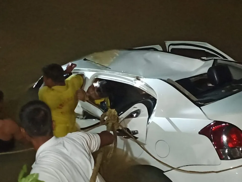  Man dies after car plunges into canal in Odisha