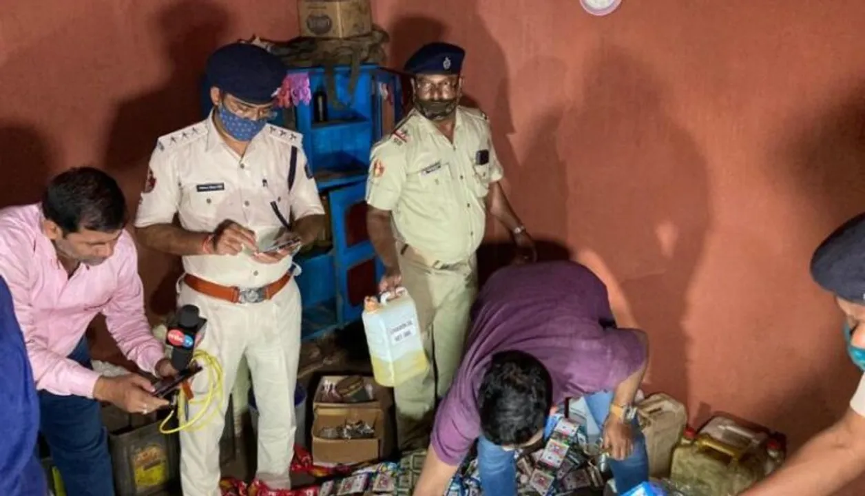  Spurious tobacco manufacturing unit busted in Odisha's Cuttack