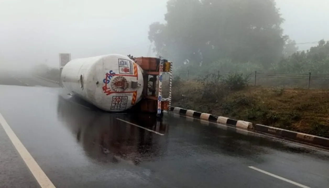  Gas tanker overturns on NH in Odisha's Ganjam