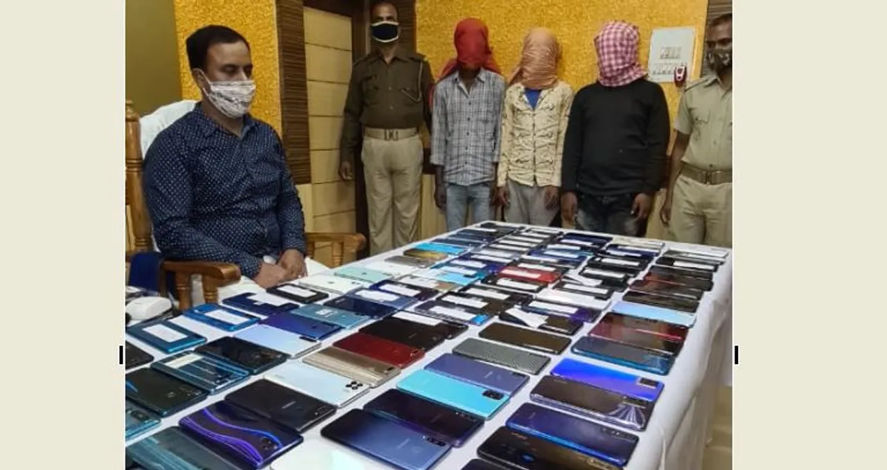  104 stolen mobile phones recovered in Odisha Capital; 3 from Jharkhand held