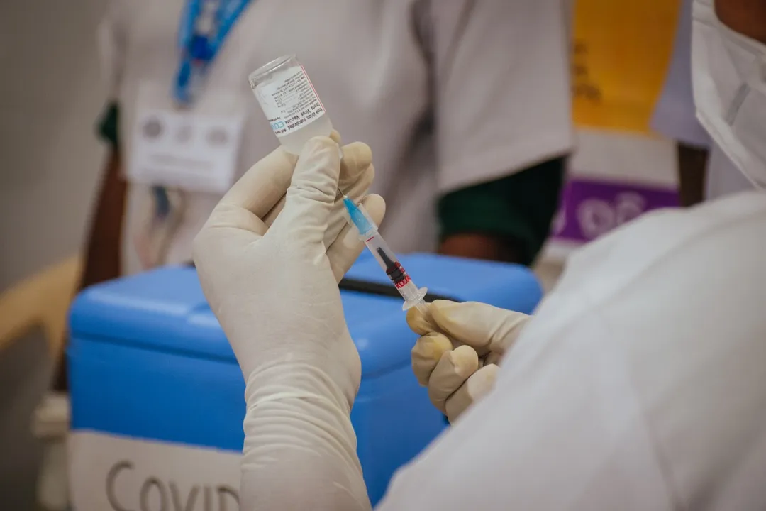  Avoid alcohol during COVID-19 vaccination: Experts