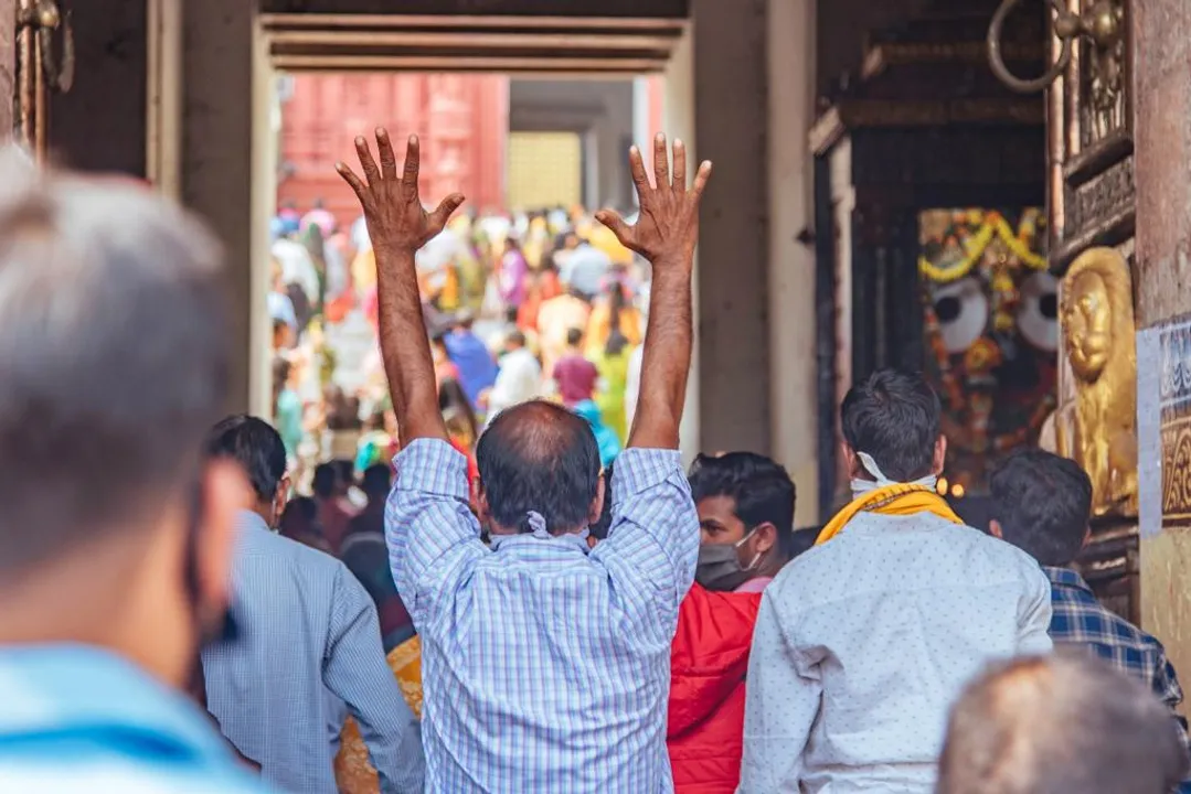  Devotee collapses inside Puri Srimandir; dies
