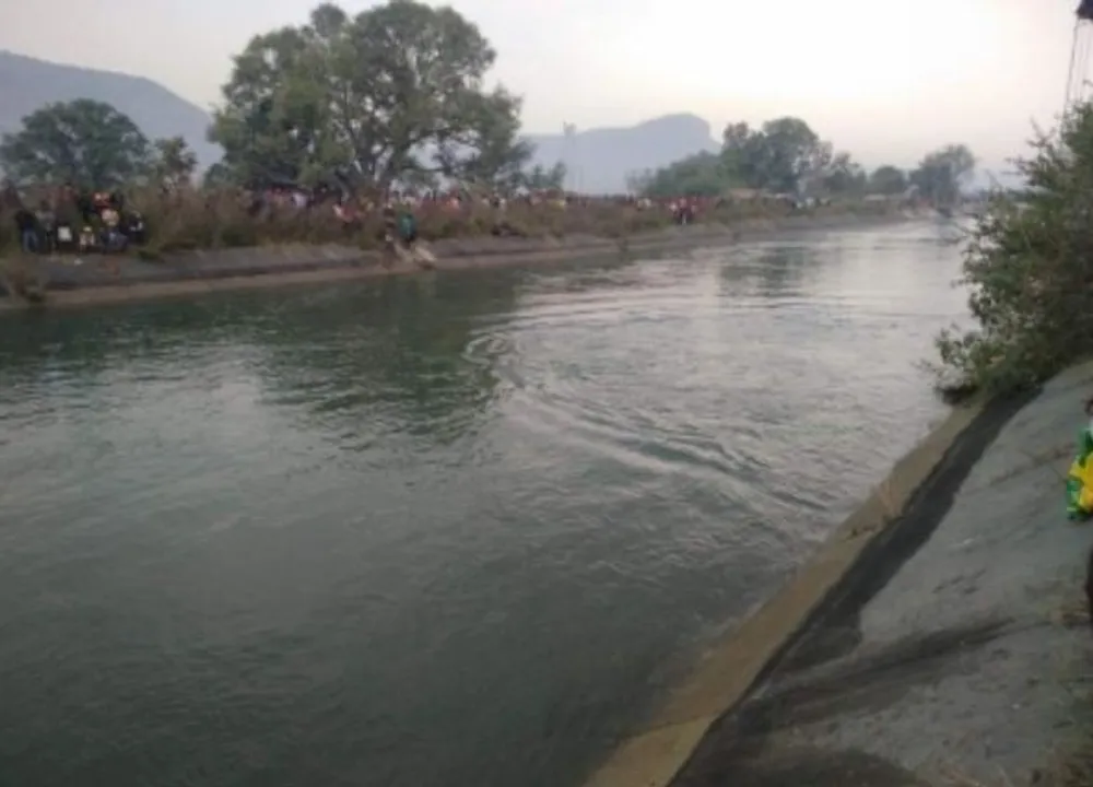  39 dead as bus falls into canal in Madhya Pradesh