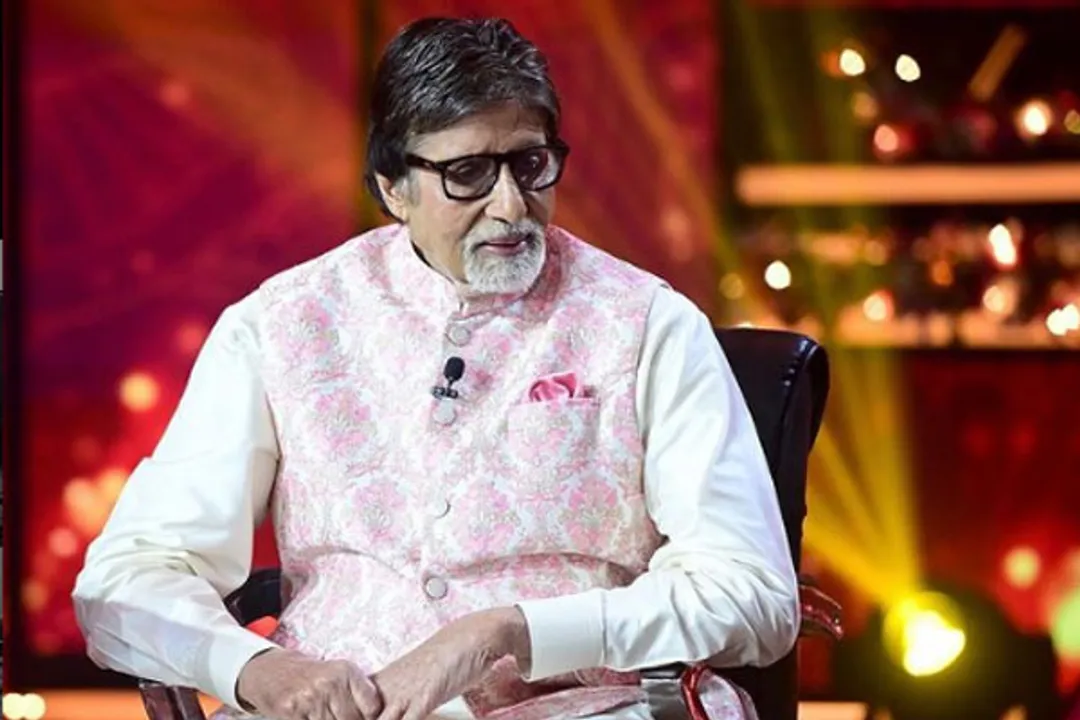  Amitabh Bachchan offers definition of good friend