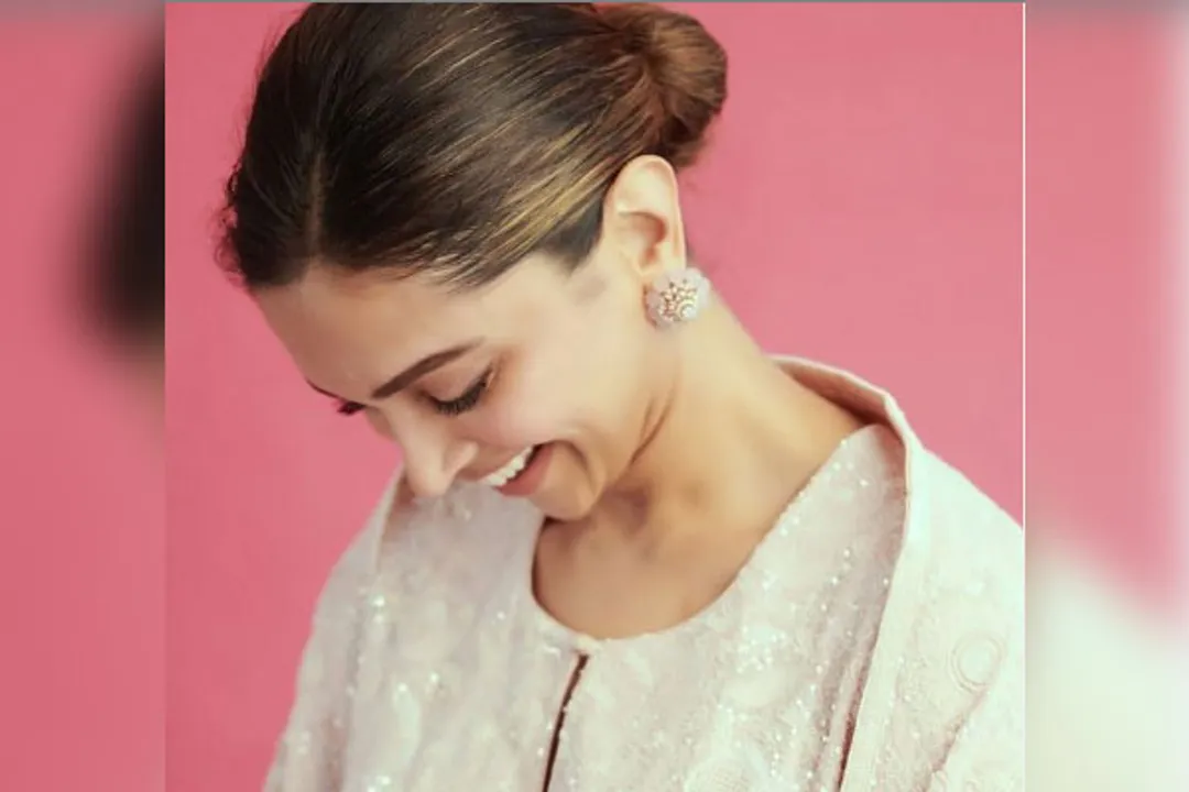  Deepika Padukone defines February with blush pink mood