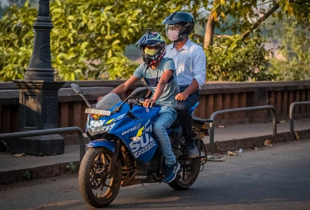 Helmet robbers on the prowl in Odisha capital