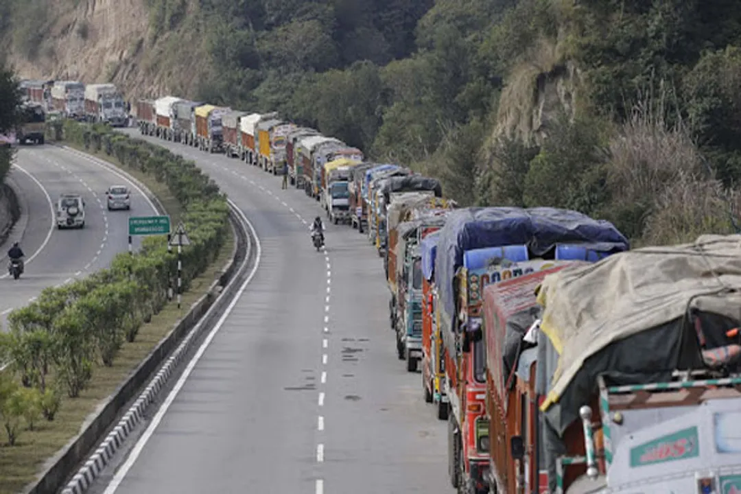  Landslides close down Jammu-Srinagar highway