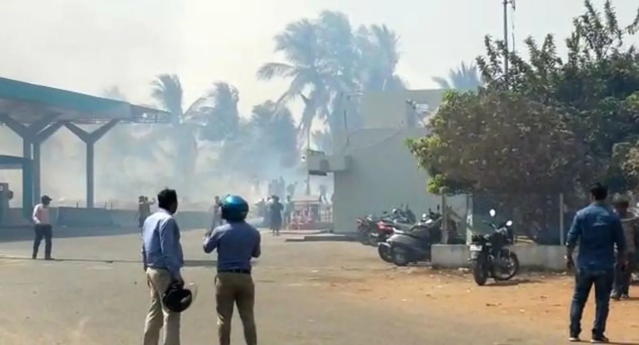  [Watch] Fire breaks out near petrol station in Phulnakhara