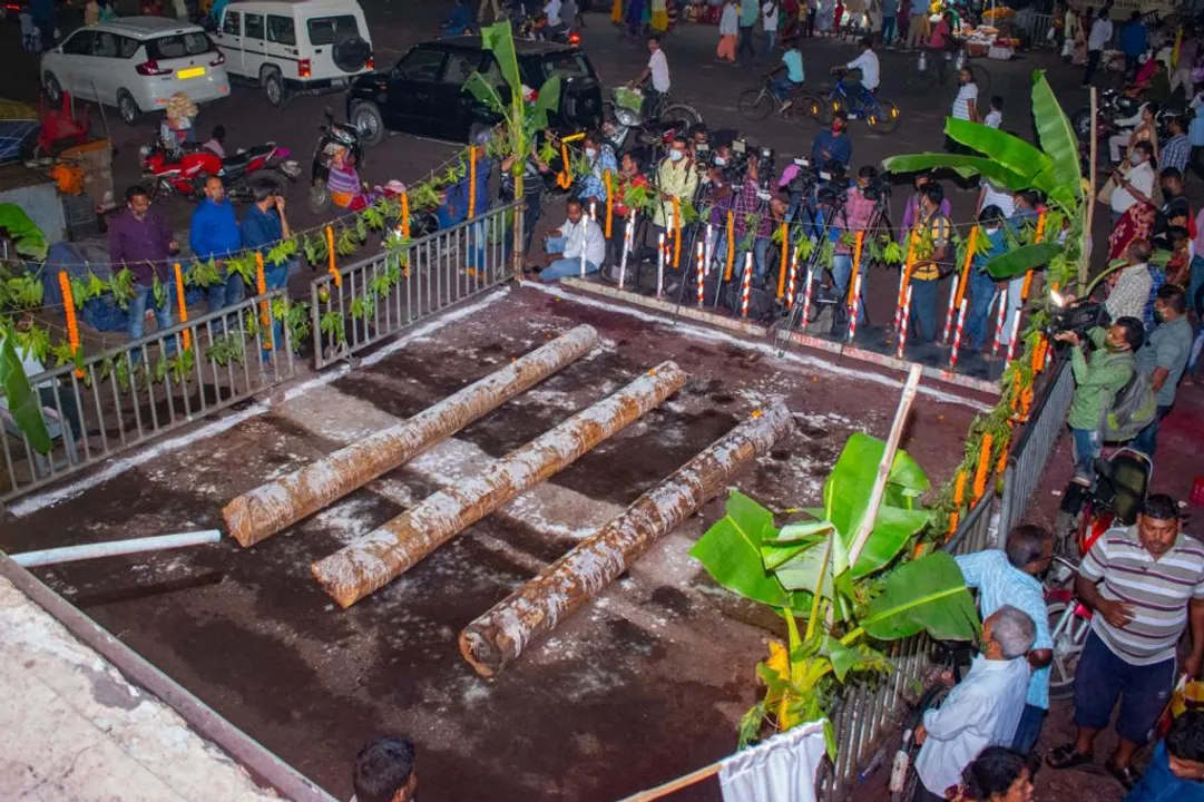  Rituals for initiation of chariot construction performed in Puri on 'Basant Panchami'