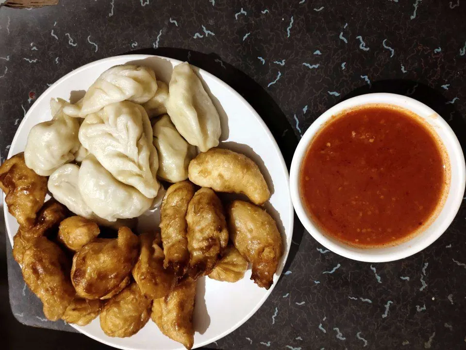  Customer throws hot oil on momo seller in Odisha capital for delay in service