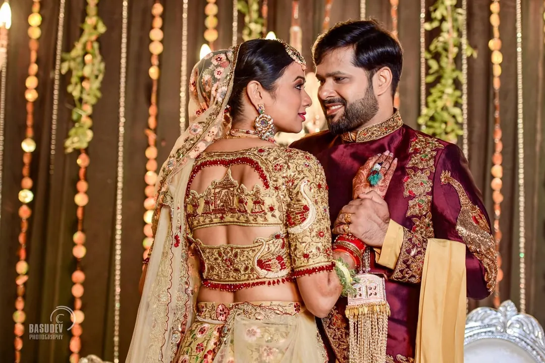  [Watch] Archita, Sabyasachi reply to million dollar question 'who proposed to whom'