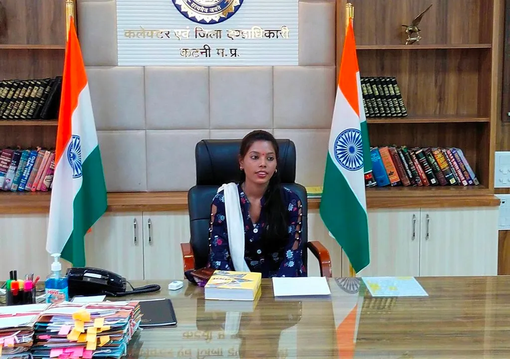  Archana Kewat who beat up eve teasers made collector for a day