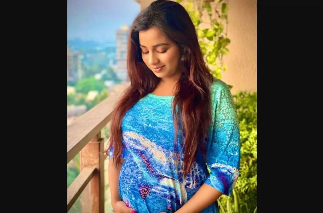  Shreya Ghoshal announces pregnancy