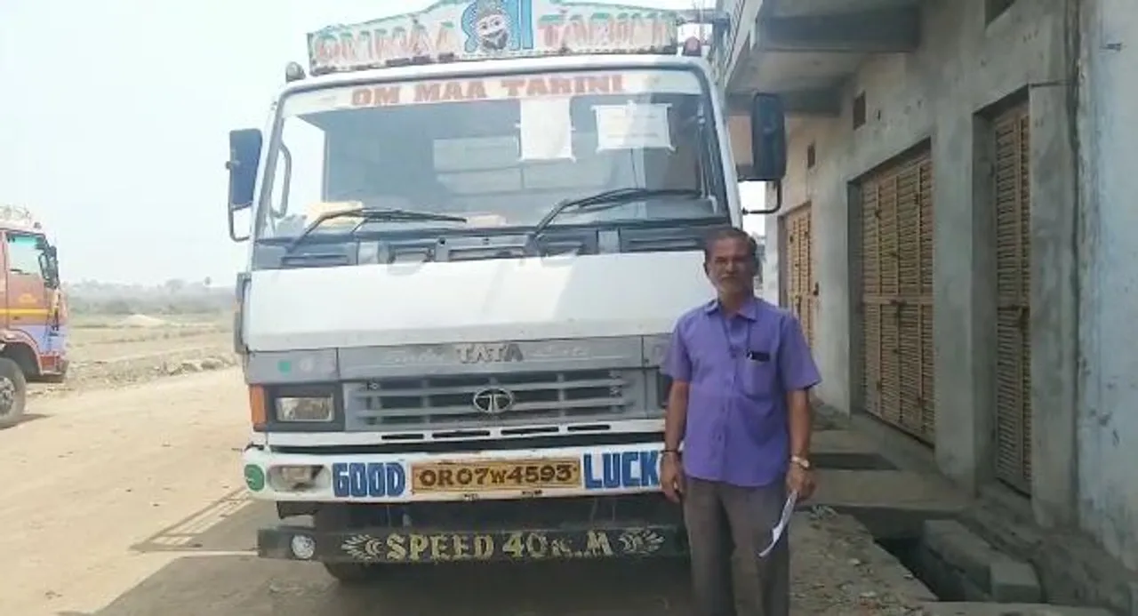  Odisha man fined for driving truck without wearing helmet!