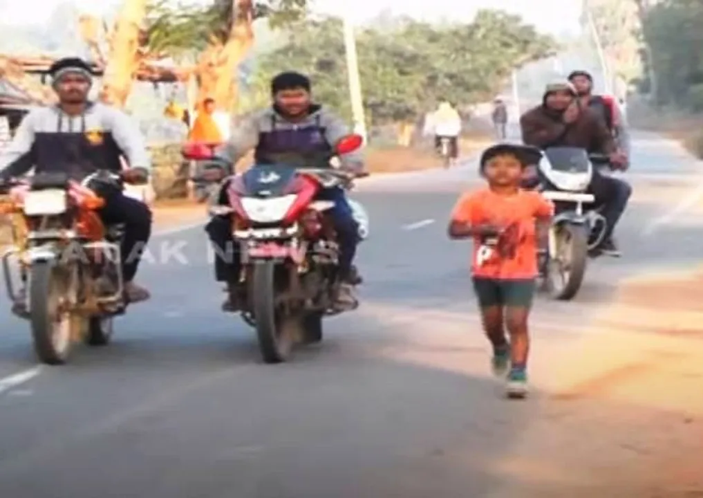  [Watch] 7-year-old Odisha boy runs 25 km non-stop