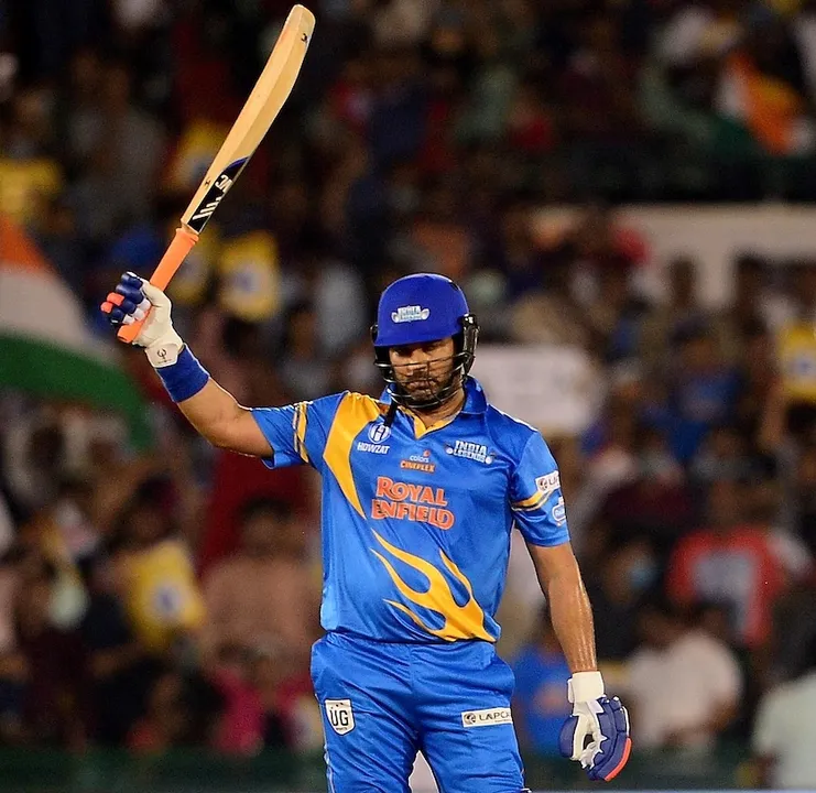  [Watch] Yuvraj's four sixes in an over in Road Safety World Series T20