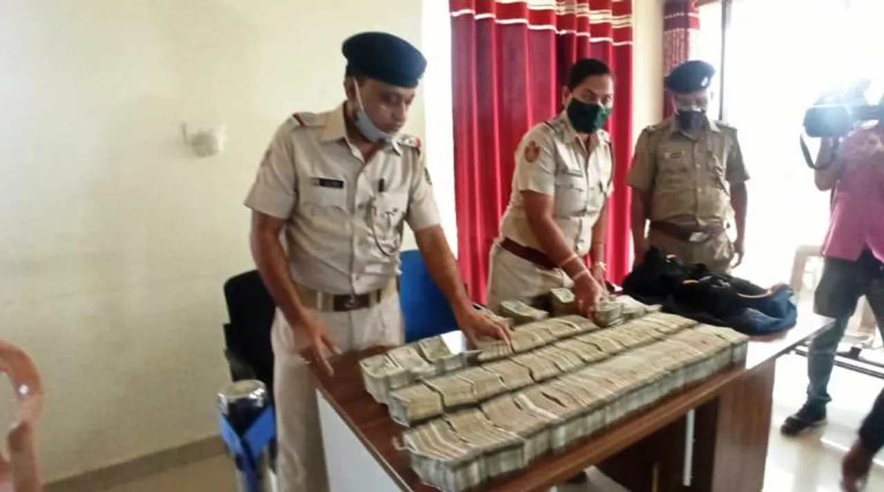  3 Odisha policemen arrested for 'lifting' lakhs during raid