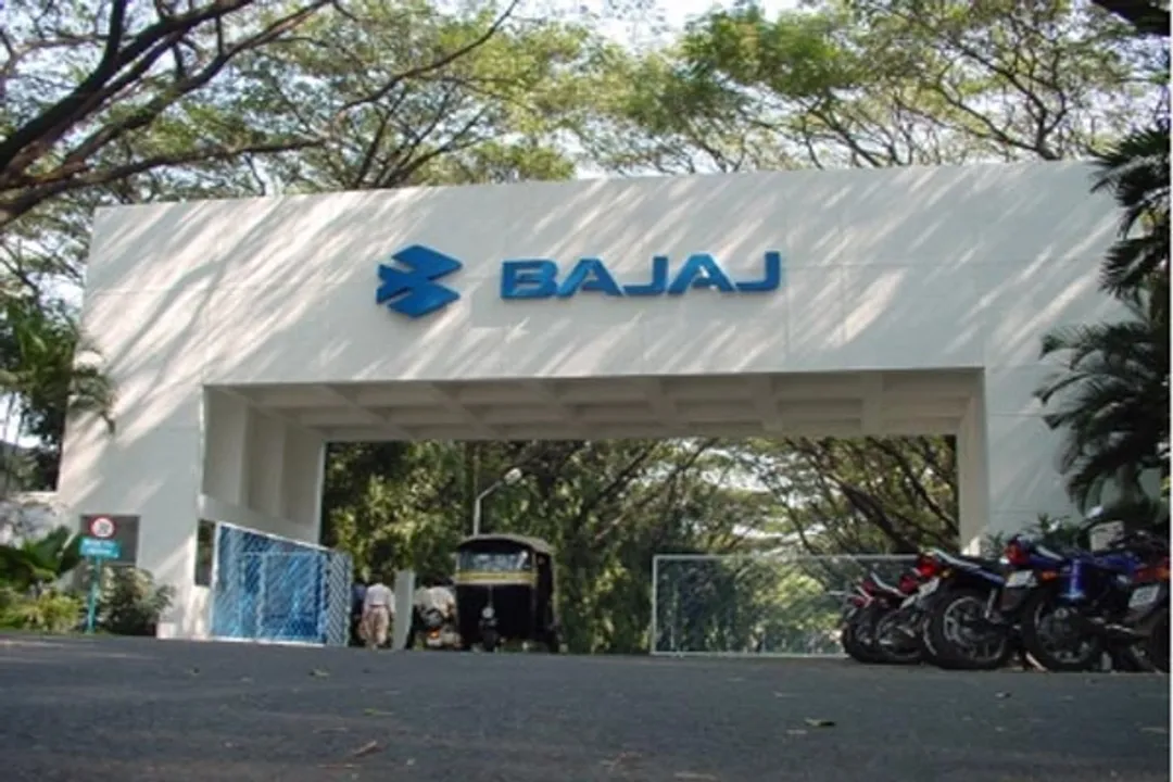  Bajaj Auto's Mar YoY overall sales up 52%