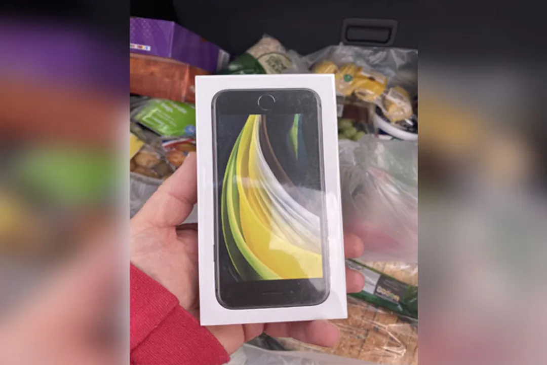  Man orders apples, gets iPhone instead