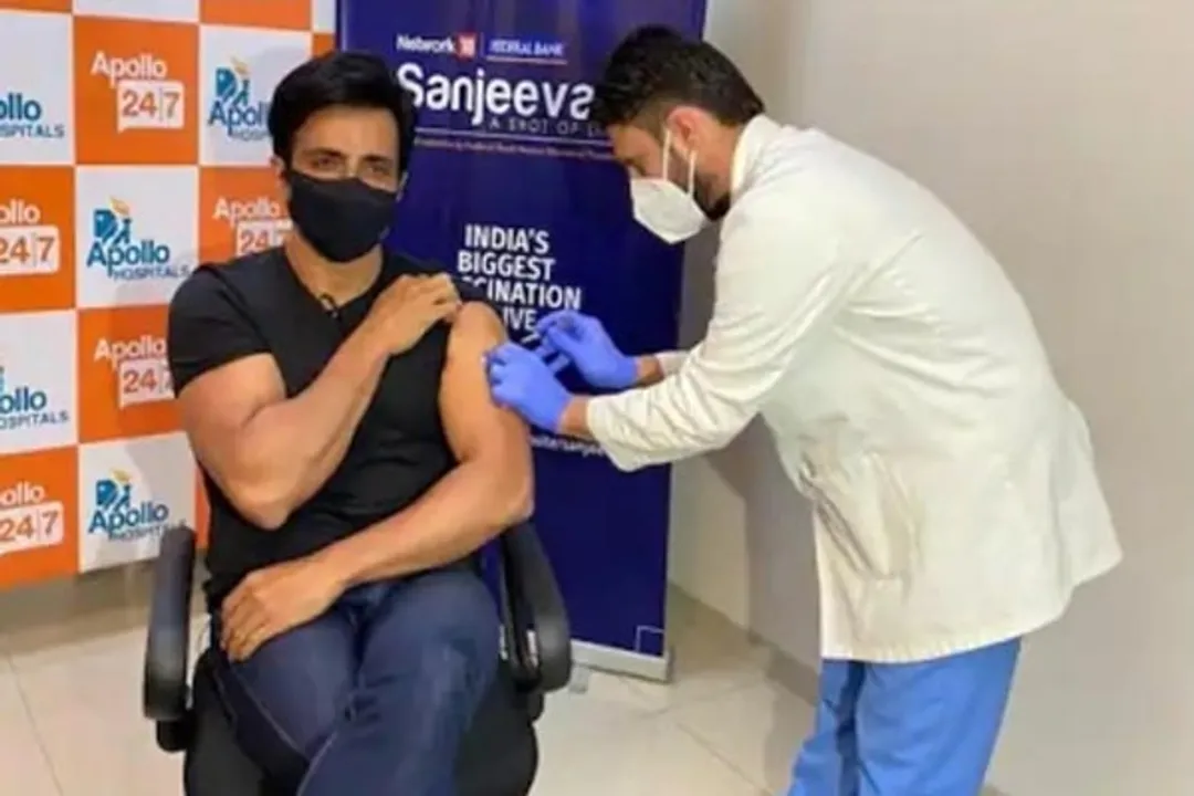  Sonu Sood gets vaccinated for Covid prevention