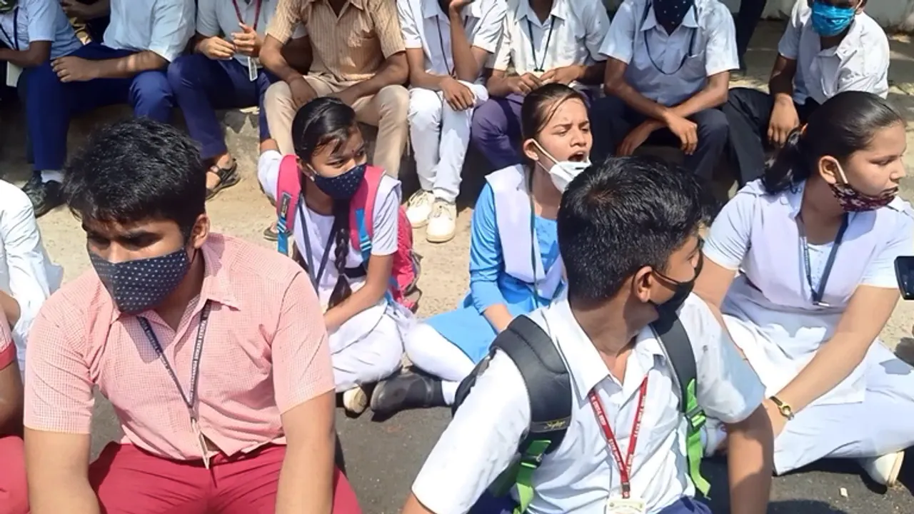  Odisha Matric students stage stir before Naveen Niwas demanding exam cancellation
