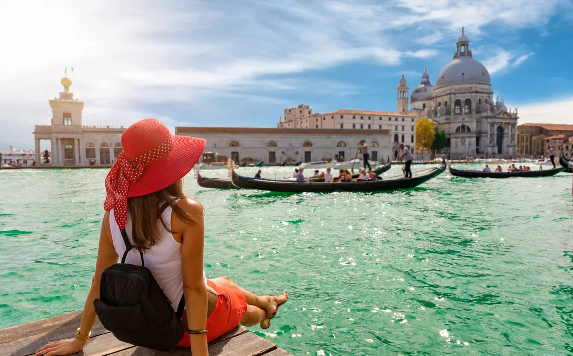  COVID-19 vaccinated tourists can now visit Europe