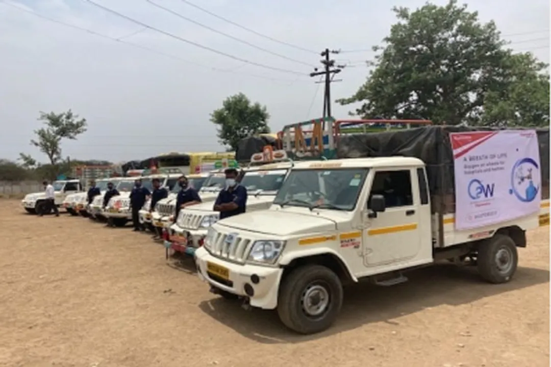 Mahindra Group rolls out 'Oxygen on Wheels' in Maha