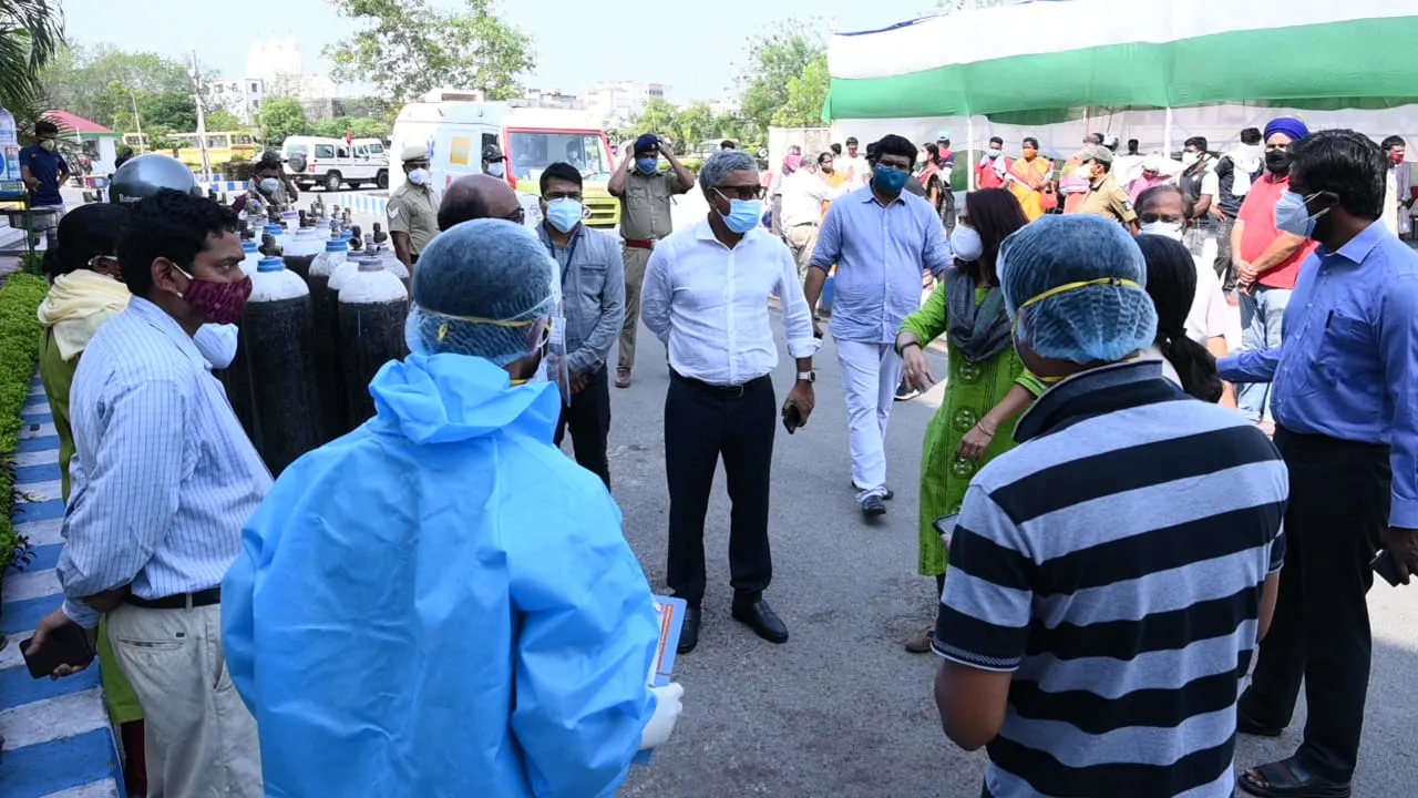  Top Odisha officials visit Rourkela to review COVID situation in worst-hit Sundargarh