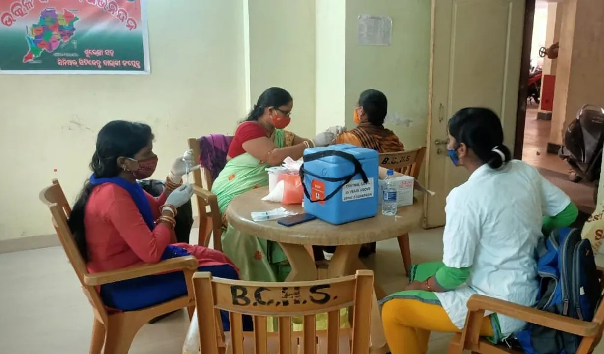  Doorstep COVID vaccination of citizens above 45 years begins in Odisha capital