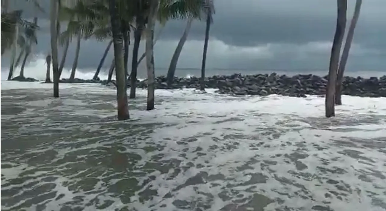  Cyclone Yaas crosses north Odisha coast; to weaken gradually