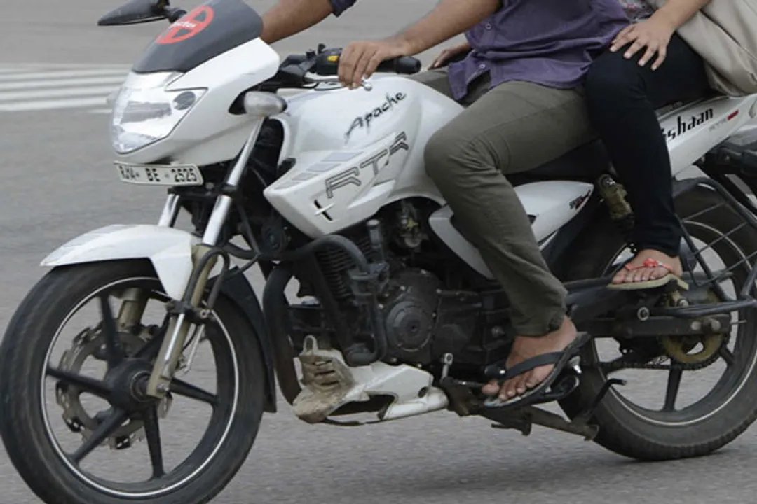  Driving motorcycle in chappal not a good idea. You might get challaned