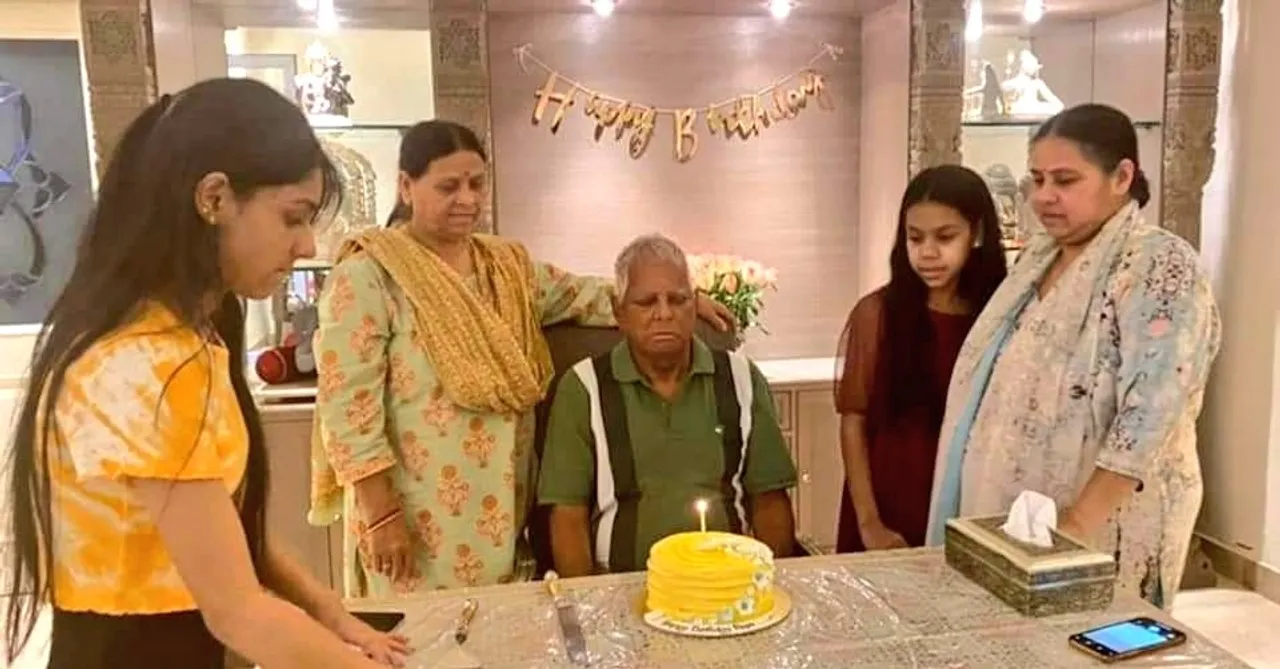  Lalu cut a cake on his birthday in Delhi, Misa Bharti shared the picture. 