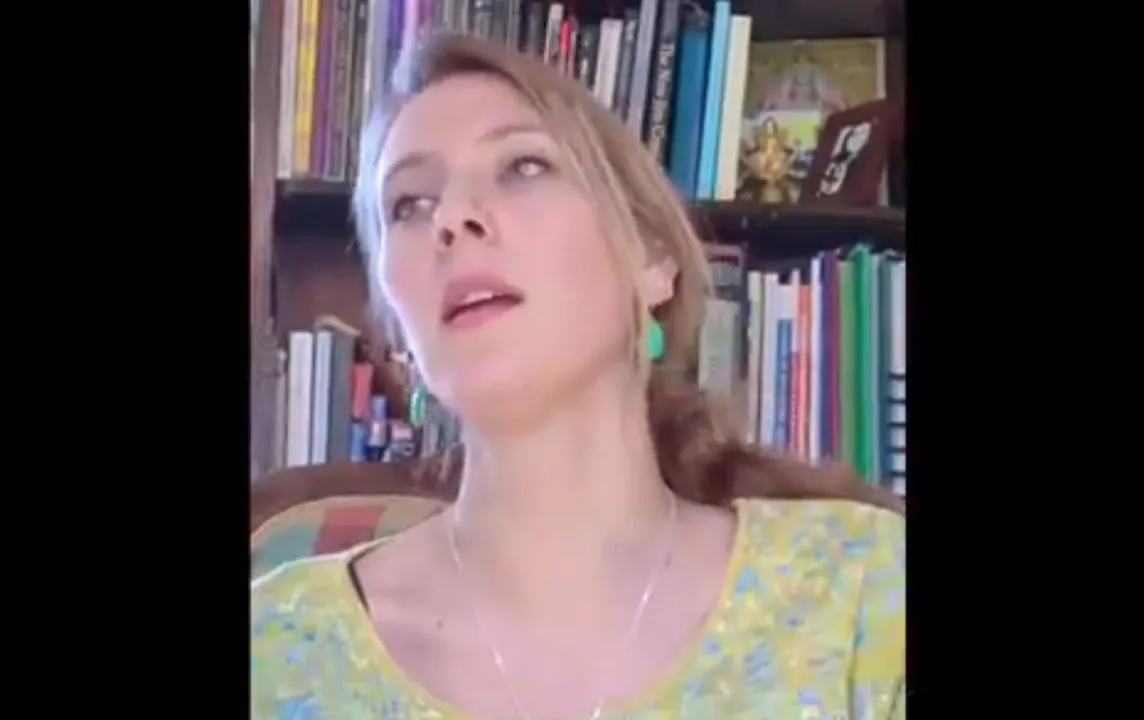 Watch: British singer performs ghazal leaving social media in awe