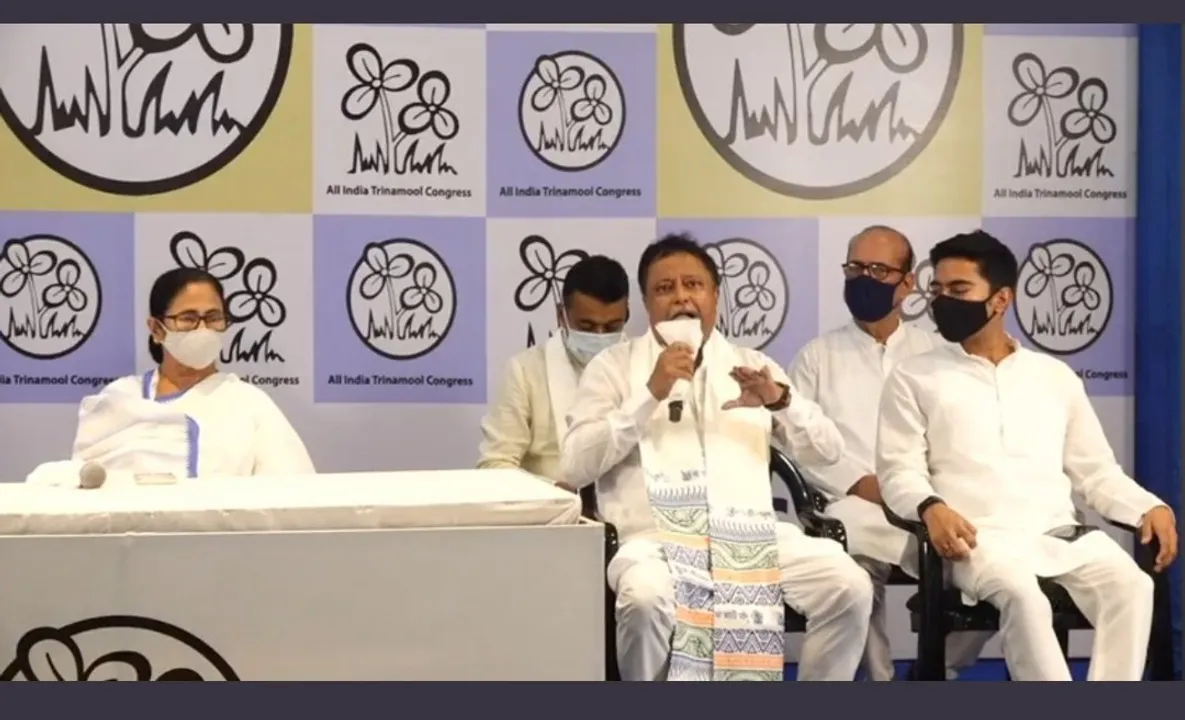  Mukul Roy returns to Trinamool Congress, Mamata says 'more to follow'