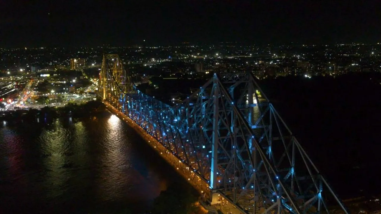  Howrah Bridge dazzles in Olympic colours. 