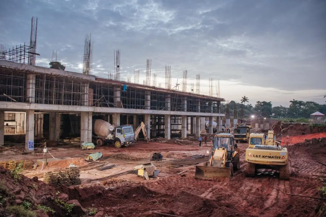  Odisha 5T Secy Pandian visits Baramunda Bus Terminal site; Project to be completed by June 2022