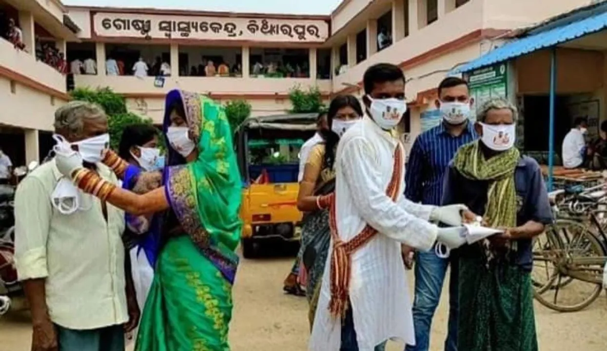  Odisha: Newlyweds cancel wedding reception, sensitise locals on COVID-19