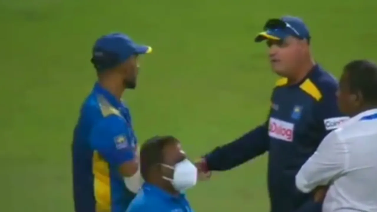  Watch: Coach Mickey Arthur, Sri Lanka captain Dasun Shanaka engage in heated argument after 2nd ODI defeat