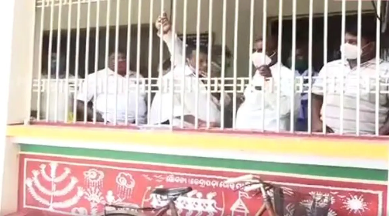  Journalists lock 5 MLAs at Kendrapara Collector Office; Here's why