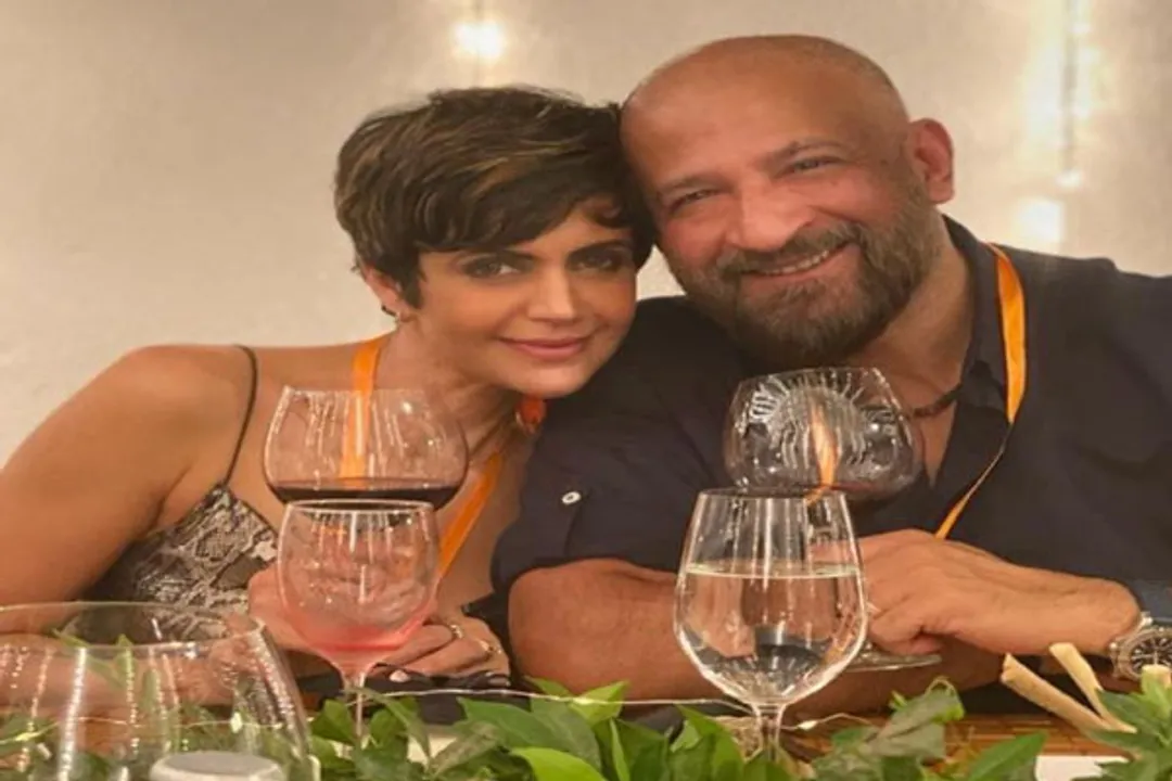  Mandira Bedi shares throwback pics with late husband