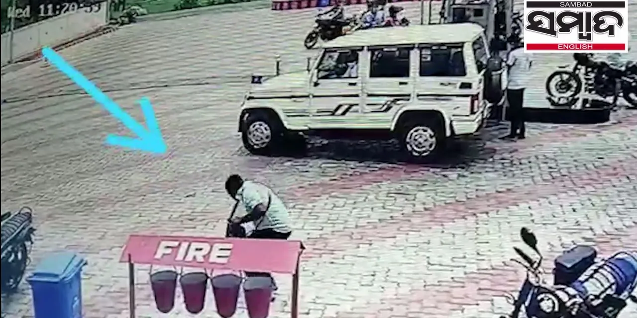  [WATCH] Tahasildar forces filling station employee to do sit-ups in public in Odisha