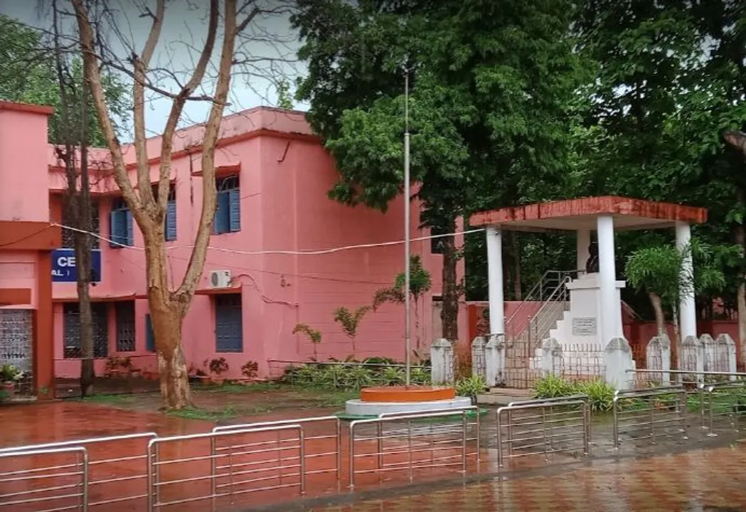 Half-burnt body of youth found at Rajendra University in Odisha's Balangir
