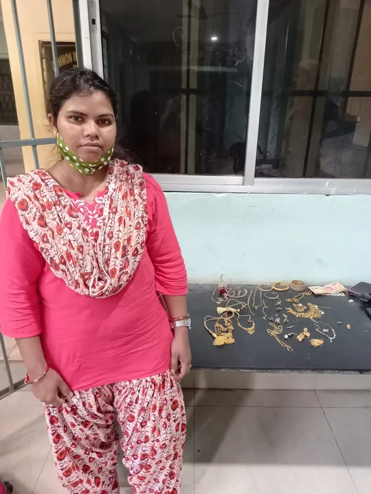 Domestic help from Odisha loots gold, diamond jewellery worth crores in Delhi; arrested