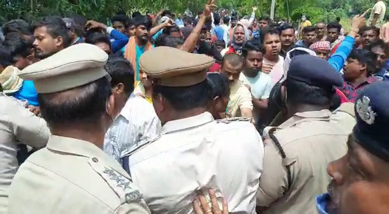  High tension in Kendrapada as protesters clash with cops over drinking water project