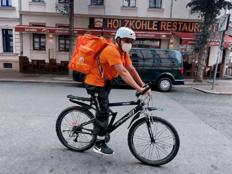 Former Afghanistan Communications Minister now delivers pizza in Germany