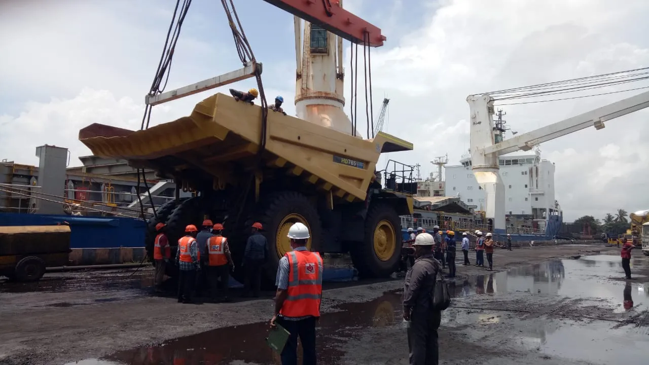  OSL handles heavy-lift cargo export for first time from Odisha’s Paradip port