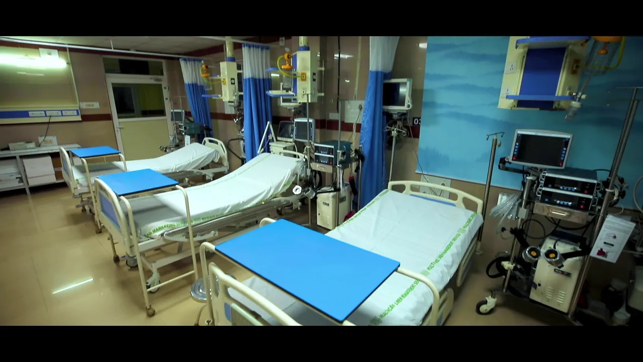  Odisha CM dedicates Eastern India's largest ECMO unit at SCB