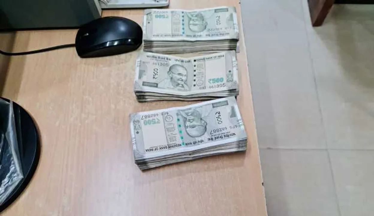  Odisha cop held with unaccounted cash in private vehicle